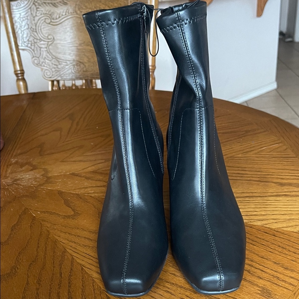 AEROSOLES Black Heeled Boots